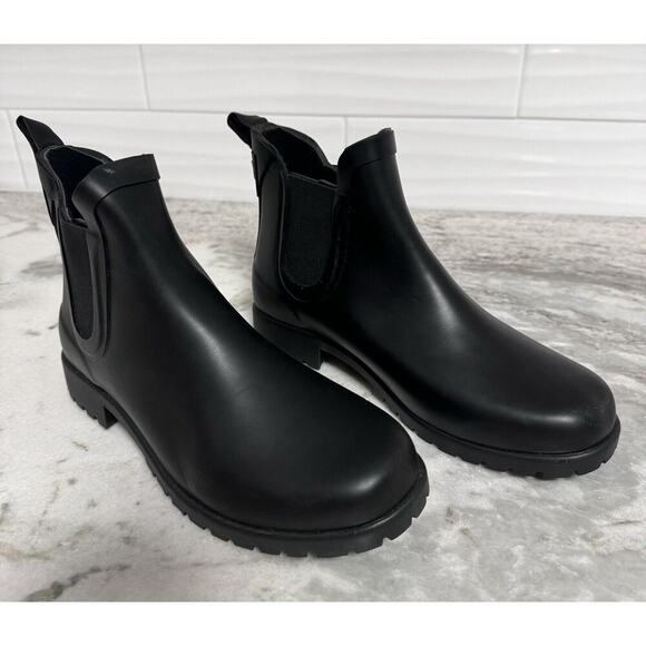 Stuart Weitzman Black Rubber Chelsea Boots Booties Size 8B